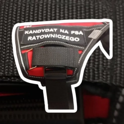 czerwone szelki ratownicze krótkie z rzepami i osłonką na klamry